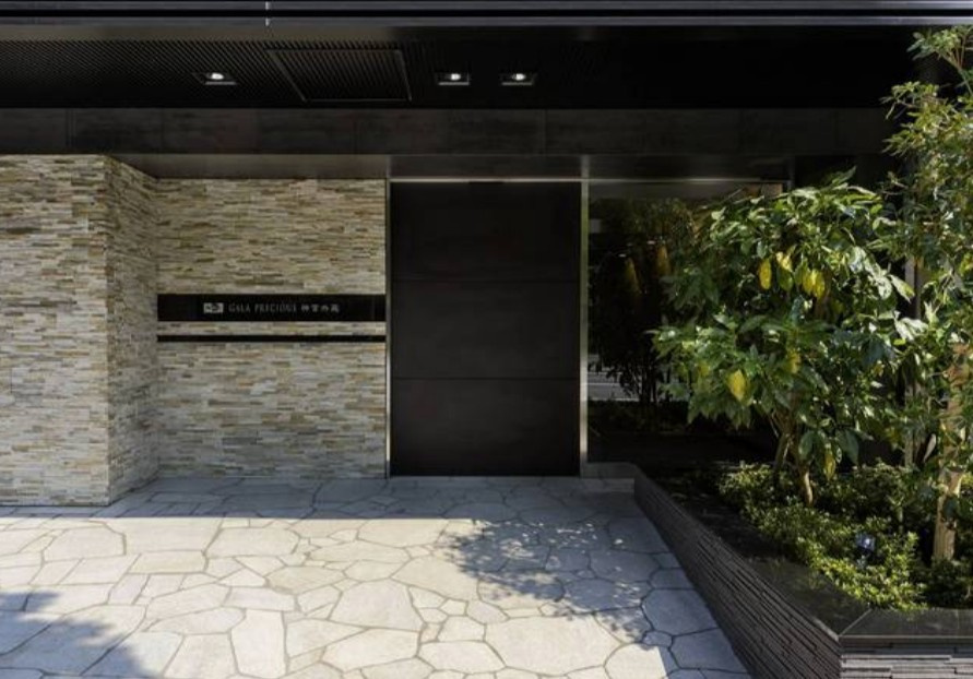 ガーラ・プレシャス神宮外苑のエントランス