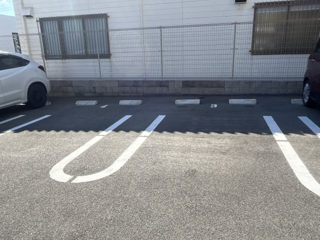 ｂｏｎｈｅｕｒ姫路栗山町の駐車場