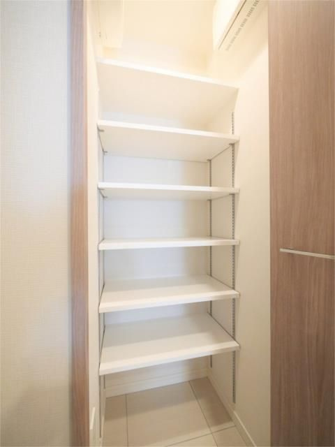 神宮北参道レジデンスの庭|ｼｭｰｽﾞｲﾝｸﾛｰｾﾞｯﾄ