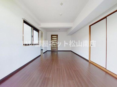 【居間・リビング】 | ロイヤルメゾン岩崎町