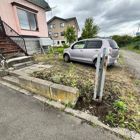 登別市富士町3丁目1-1アパートの庭