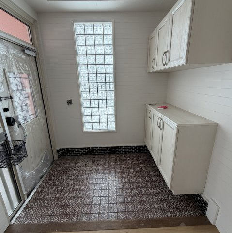 登別市富士町3丁目1-1アパートの玄関