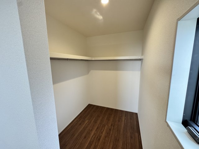 リーブルガーデンS  前橋茂木町第３　７号棟の収納|２階洋室1収納です
ウォークインクローゼットです