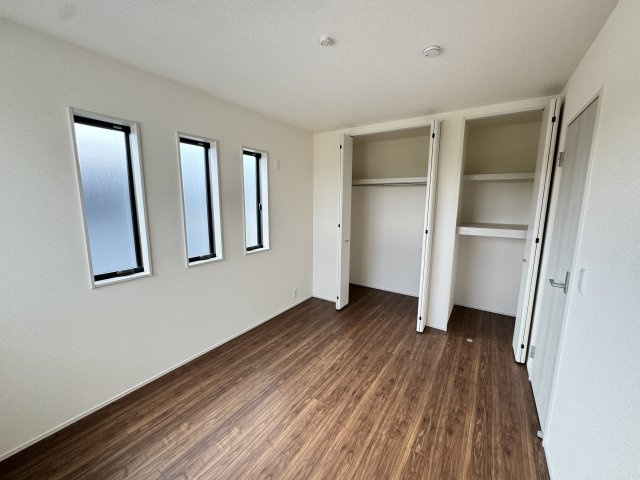 リーブルガーデンS  前橋茂木町第３　７号棟の収納|２階洋室2収納です