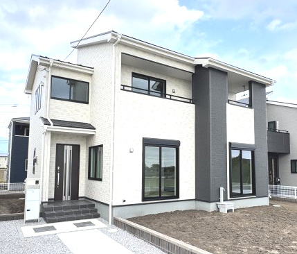 リーブルガーデンS  前橋茂木町第３　７号棟の外観|前橋市茂木町に全８棟の新築住宅が完成しました。
お客様のご都合に合わせていつでもご見学頂けますのでお気軽にお問い合わせください♪
シンプルで飽きのこない外観でおススメです☆