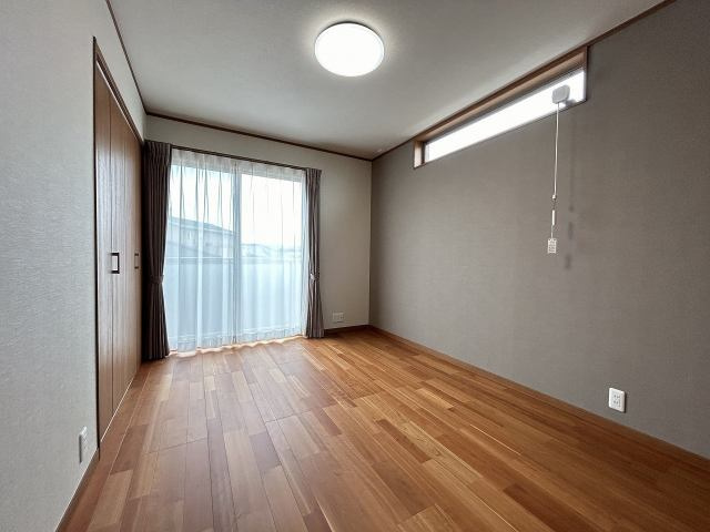大字恒久の洋室