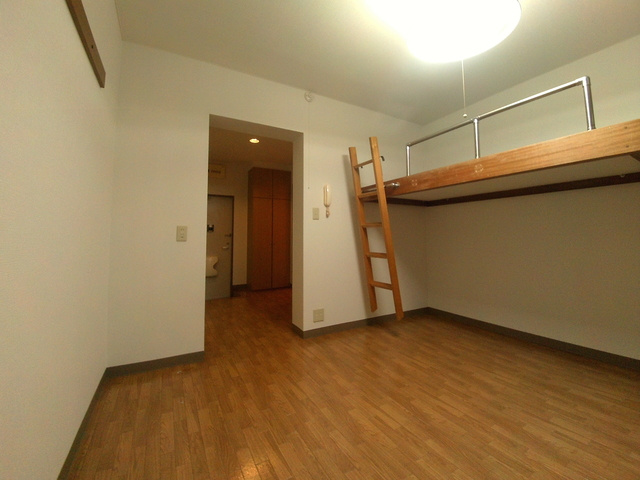 六甲ガーデンホームズの洋室