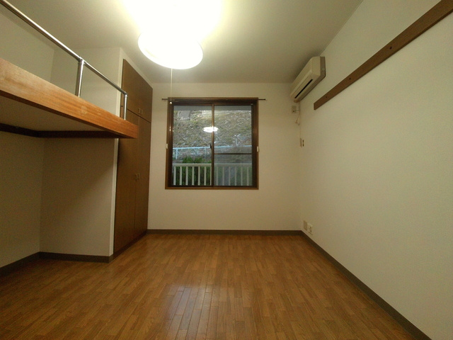 六甲ガーデンホームズの居間・リビング