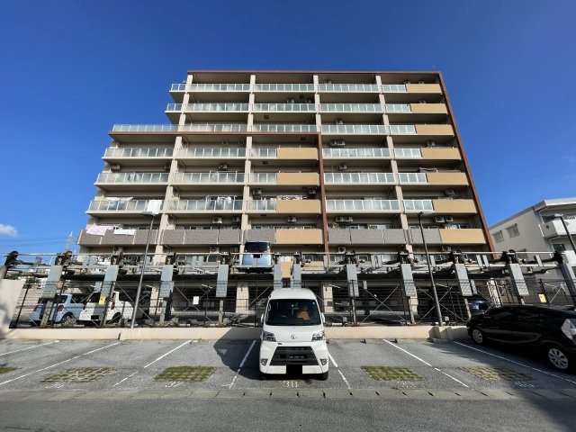 ワイズエステムコート美原の外観