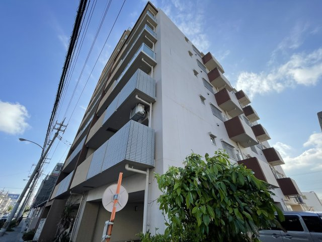 ワイズエステムコート美原の外観