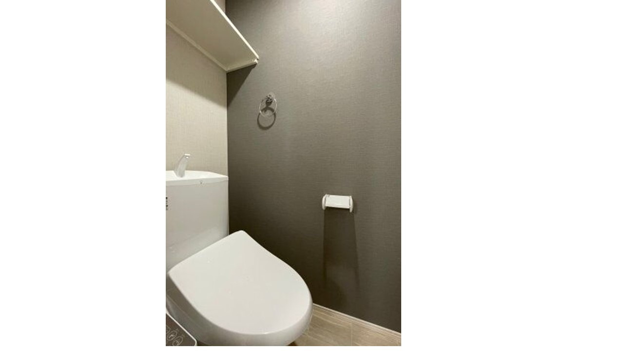 東京都足立区足立2丁目　1棟売りアパート　満室稼働中のトイレ