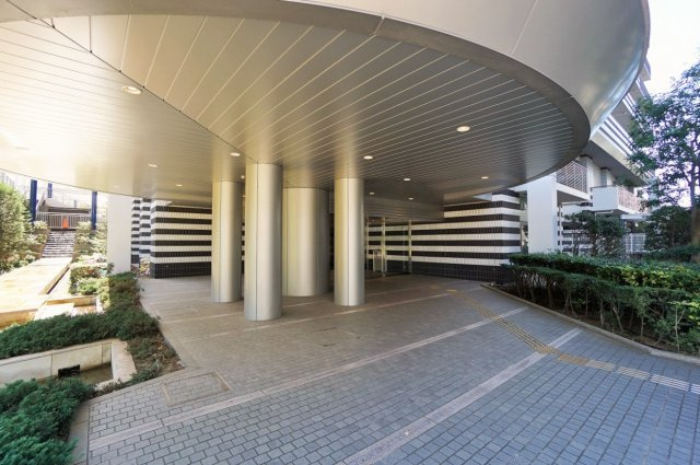 WコンフォートタワーズWESTのエントランス