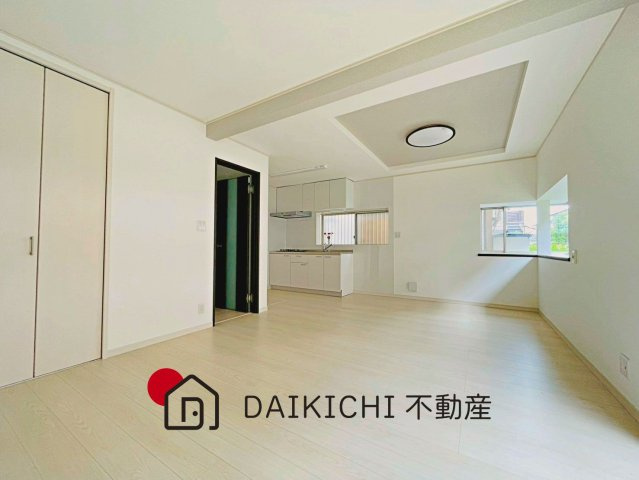 【居間・リビング】 | 久喜市久喜北1丁目　中古戸建