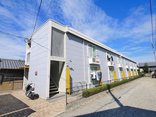 レオパレスエザーンスの外観|きれいな外観です