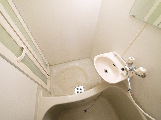 レオパレスエザーンスの浴室|日々の暮らしに欠かせないお風呂です