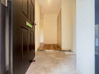 【玄関】 | ラジュニール春日丘