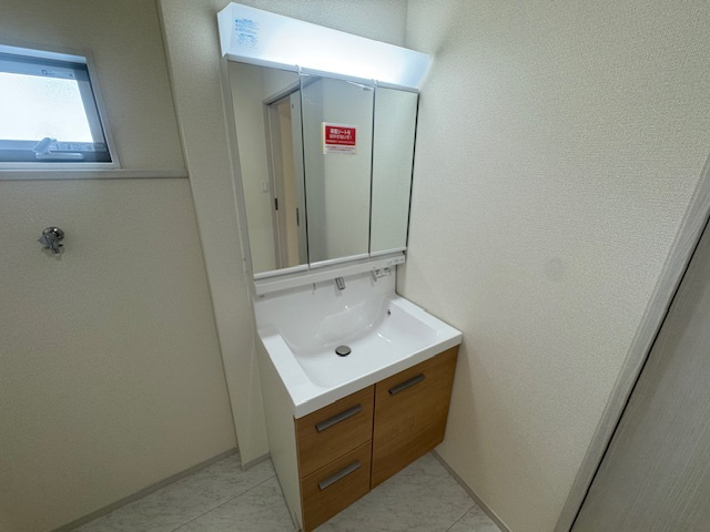 いろどりアイタウン倉敷市大内②号棟の独立洗面台|１階洗面化粧台。