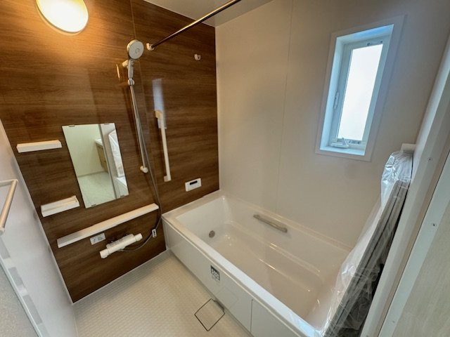 いろどりアイタウン倉敷市大内②号棟の浴室|浴室暖房換気乾燥機付き。
高断熱浴槽サーモパスS。