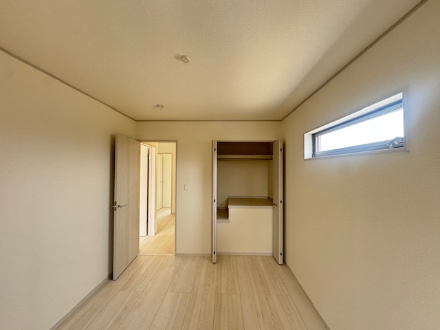 いろどりアイタウン倉敷市大内②号棟の洋室|２階南東洋室６帖。