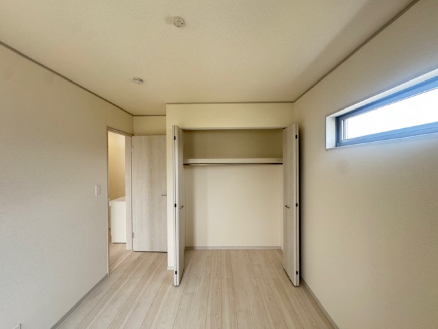 いろどりアイタウン倉敷市大内②号棟の洋室|２階北西洋室５．３３帖。