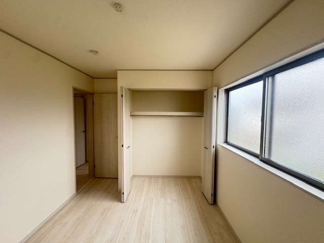 いろどりアイタウン倉敷市大内②号棟の洋室|２階北東洋室５．３３帖。