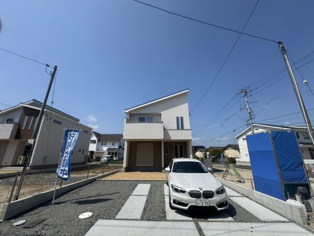 いろどりアイタウン倉敷市大内②号棟の前面道路含む現地写真