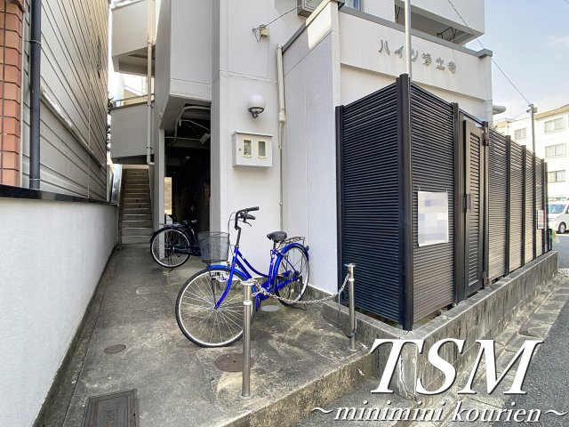 ハイツ浄土寺のエントランス