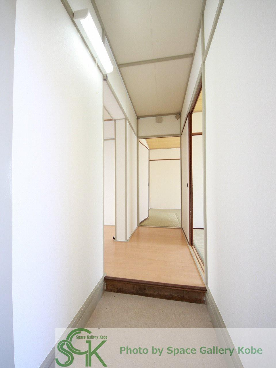 東垂水住宅の玄関|※お部屋により仕様が異なる場合があります。