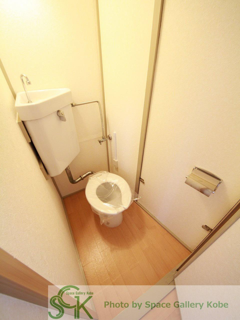 東垂水住宅のトイレ|※お部屋により仕様が異なる場合があります。