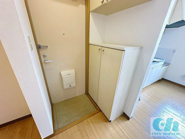 グラツィア久が原 202号室の玄関