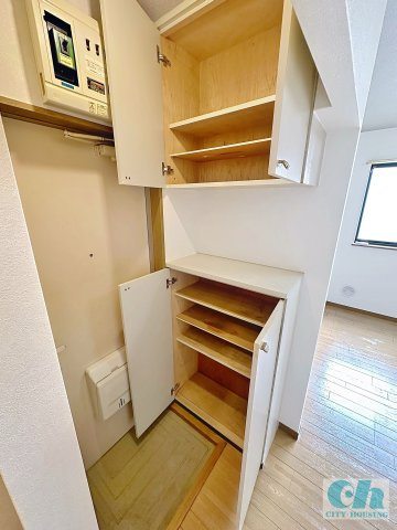 グラツィア久が原 202号室の収納