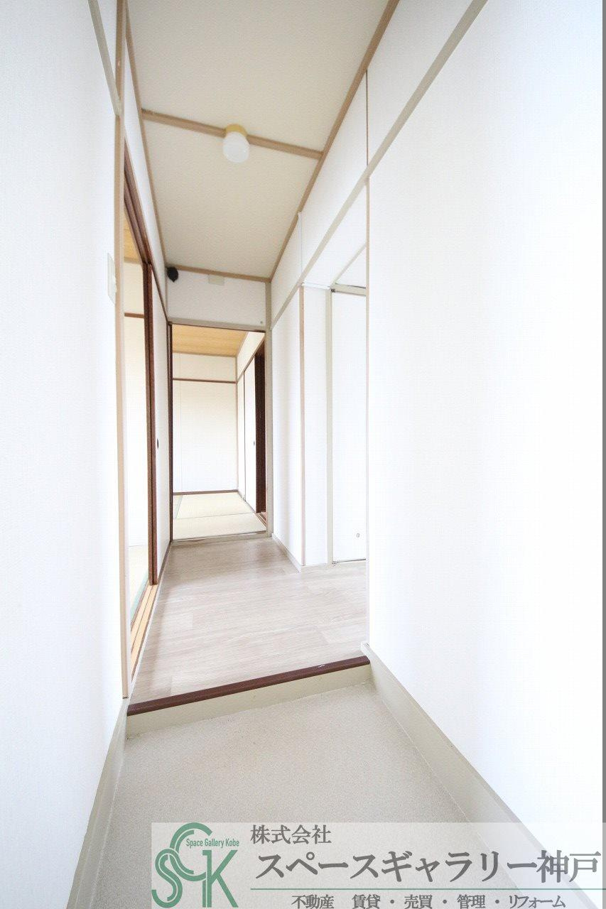 東垂水南住宅の玄関|※お部屋により仕様が異なる場合があります。