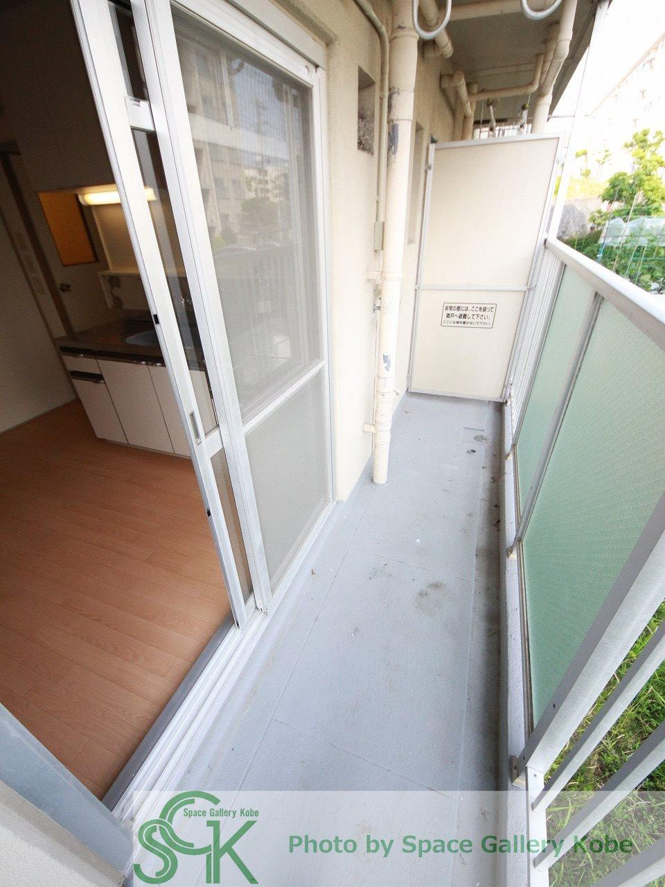 東垂水住宅のバルコニー|※お部屋により仕様が異なる場合があります。