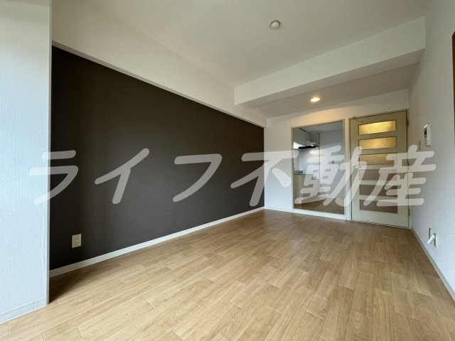 メゾン菱江の居間・リビング|ゆったり過ごせる居間です