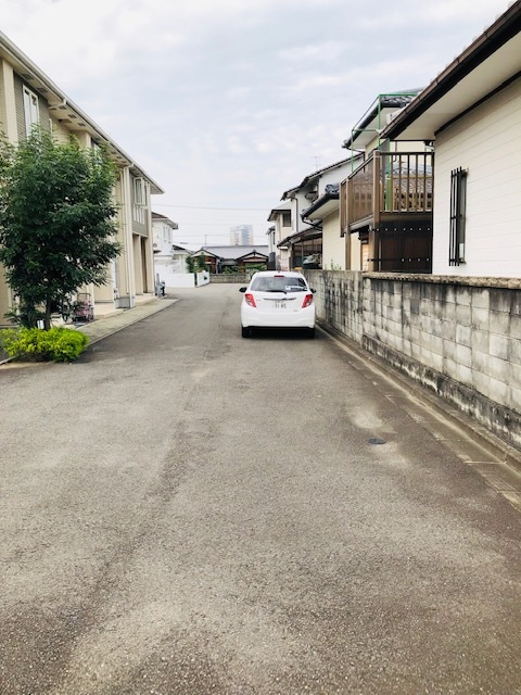 坂井町3丁目の前面道路含む現地写真