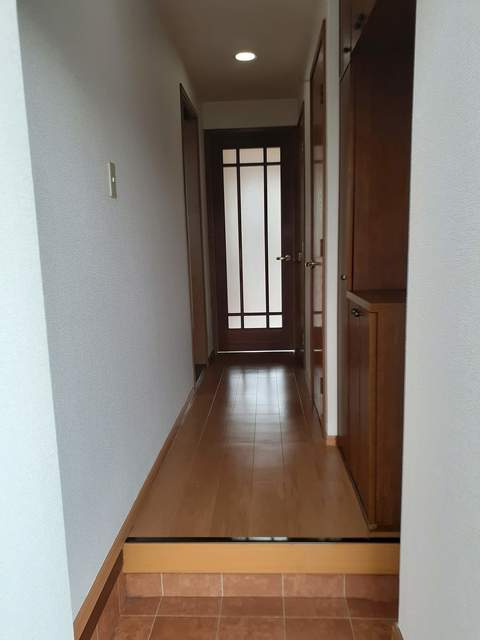 カンパーニュ壱番館の玄関