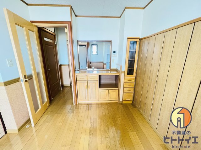 ハイデンス和泉の洋室