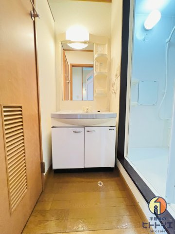 ハイデンス和泉の独立洗面台