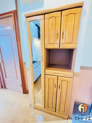 ハイデンス和泉の収納|玄関横の収納です