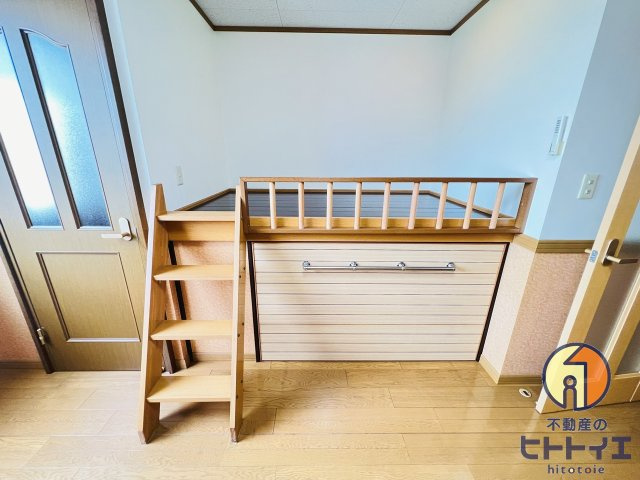 ハイデンス和泉の洋室|ベット付きです