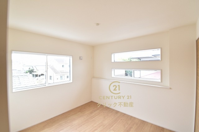 ブルーミングガーデン  水戸石川4丁目　1期　限定1棟！の洋室|採光バッチリ・通風良好です。
たっぷり差し込む陽光がお部屋を明るく照らします！