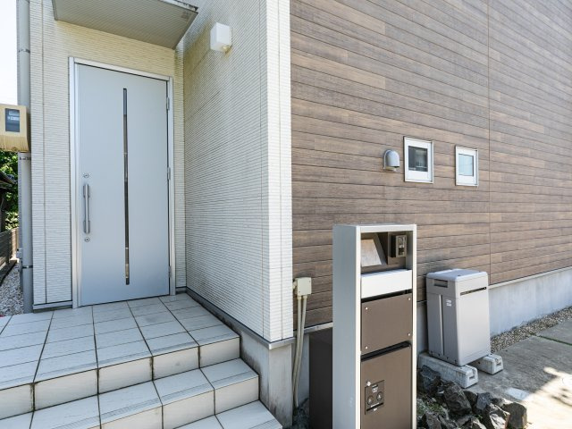【玄関】 | 小牧市外堀一丁目119番地9