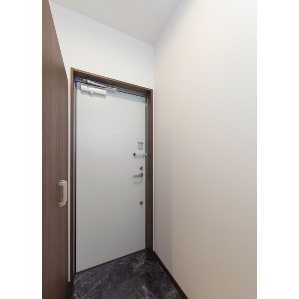 DEVELD辻本通の玄関