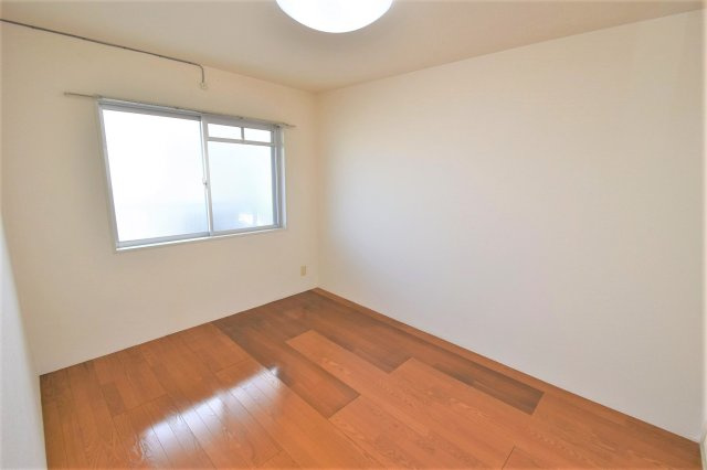 フェアウェードライブの洋室