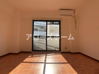 【居間・リビング】 | ※室内写真は前回募集の別室につきイメージです。