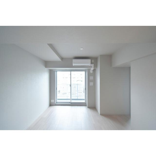 TOPAZ江坂の居間・リビング