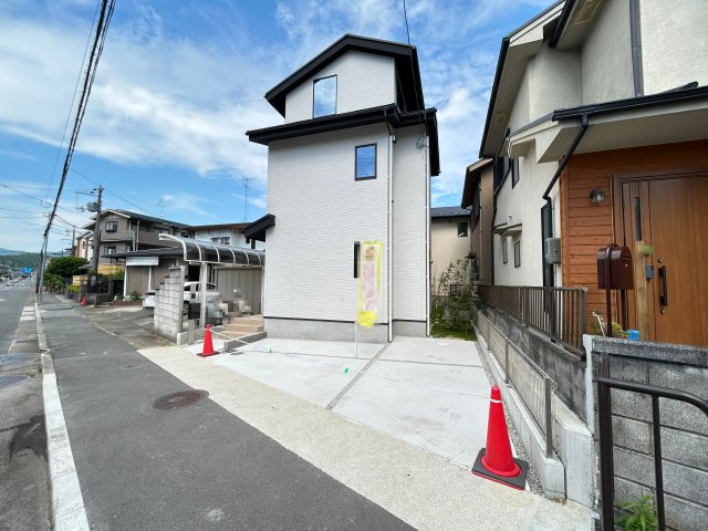 完成物件につき即入居可能☆地下鉄『国際会館』駅まで徒歩１５分☆４ＬＤＫ☆左京区岩倉南池田町１期の駐車場|駐車場