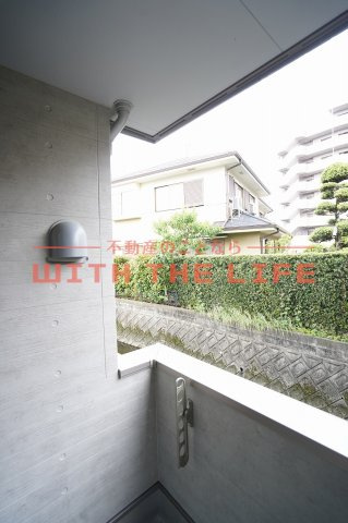 ウィリングブリス【キャッシュバック対象物件】のバルコニー|暖かな日差しのふりそそぐバルコニー