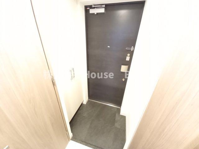 ララプレイス神戸西元町の玄関