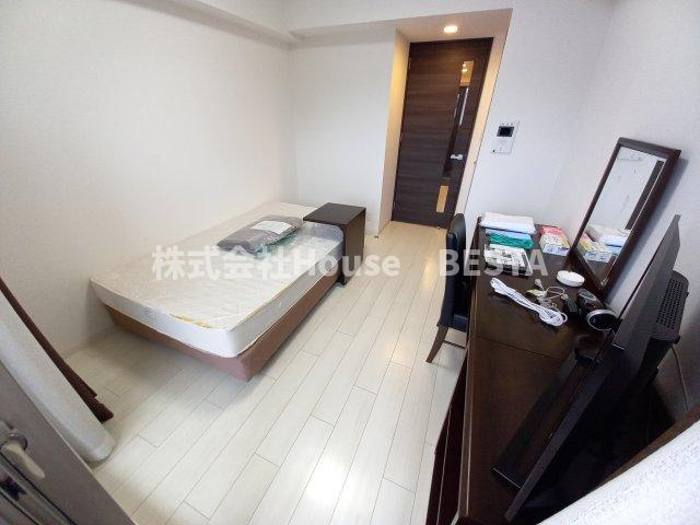 ララプレイス神戸西元町の洋室